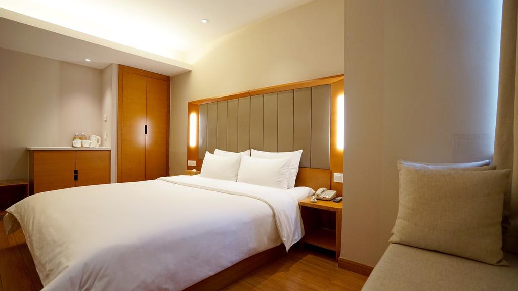 JI Hotel Shanghai Railway Station West Tianmu Road Bagian luar foto
