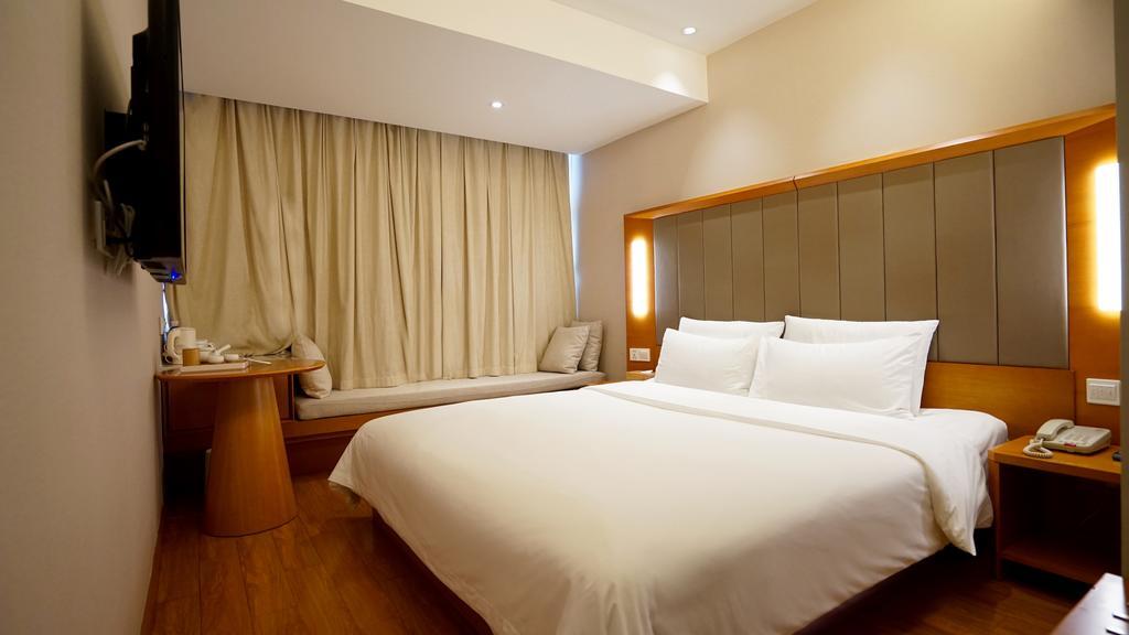 JI Hotel Shanghai Railway Station West Tianmu Road Bagian luar foto